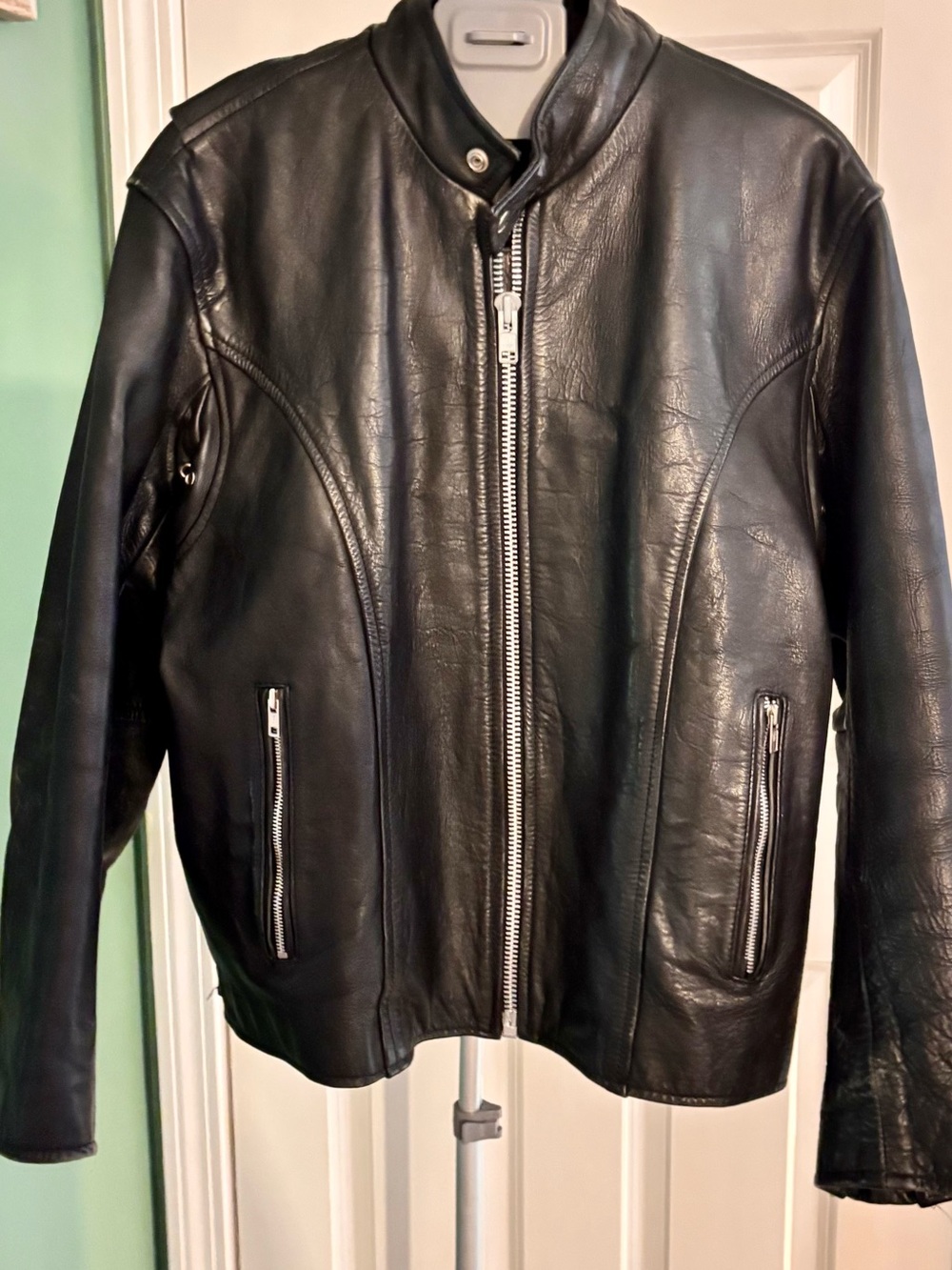 Harley-Davidson Black Leather Bomber/heavily discounted for personal reasons. - Picture 3 of 6